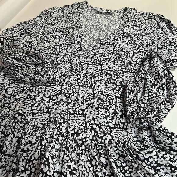 Zara Long Sleeve Flowy Floral Print Dress - Picture 6 of 11